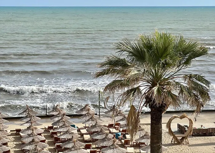 Beachfront Sea View Cozy Apartment 402