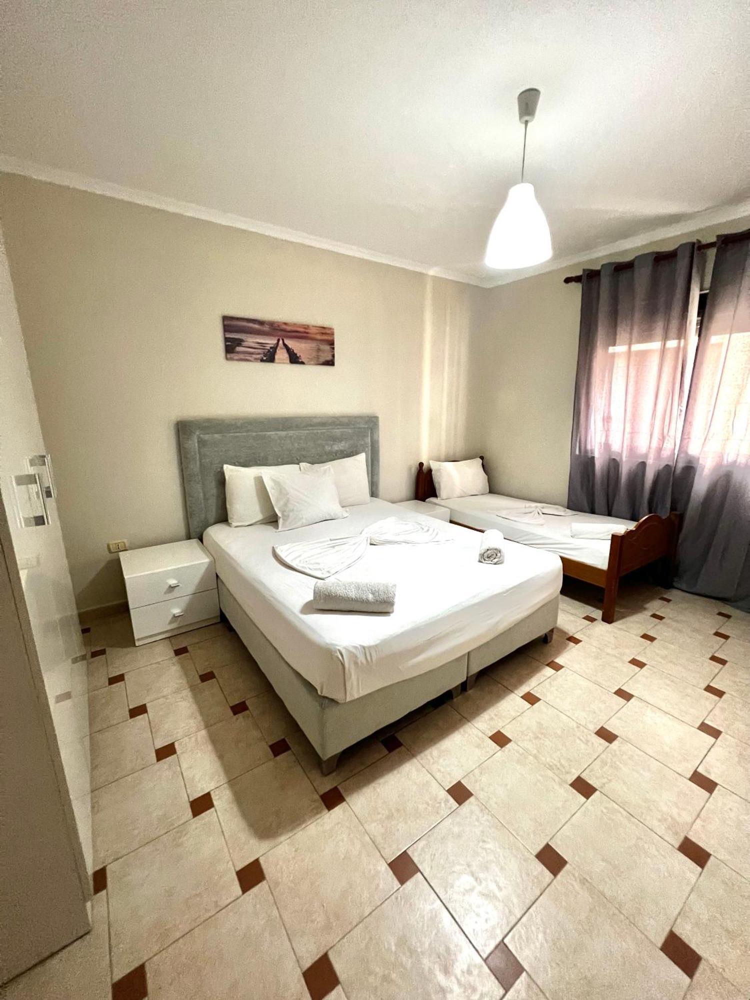 Beachfront Sea View Cozy 402 Appartement Durrës