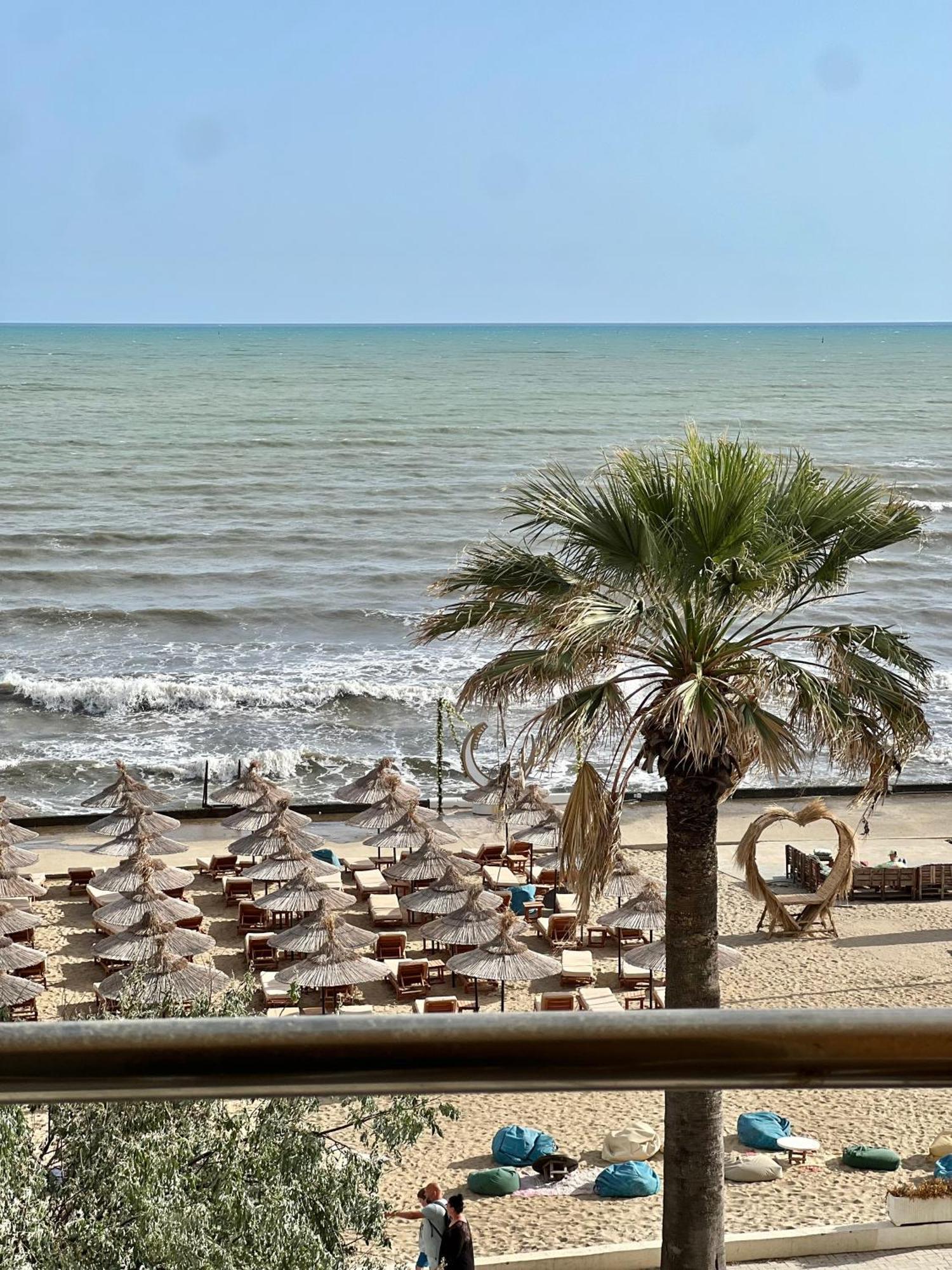 Appartement Beachfront Sea View Cozy 402